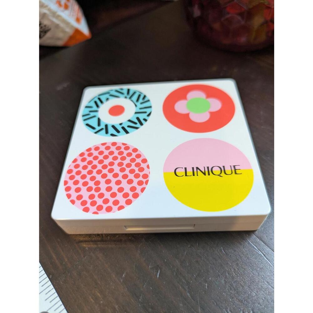 Clinique Makeup Palette Eyeshadow Blush Set Travel Size Mirror Compact